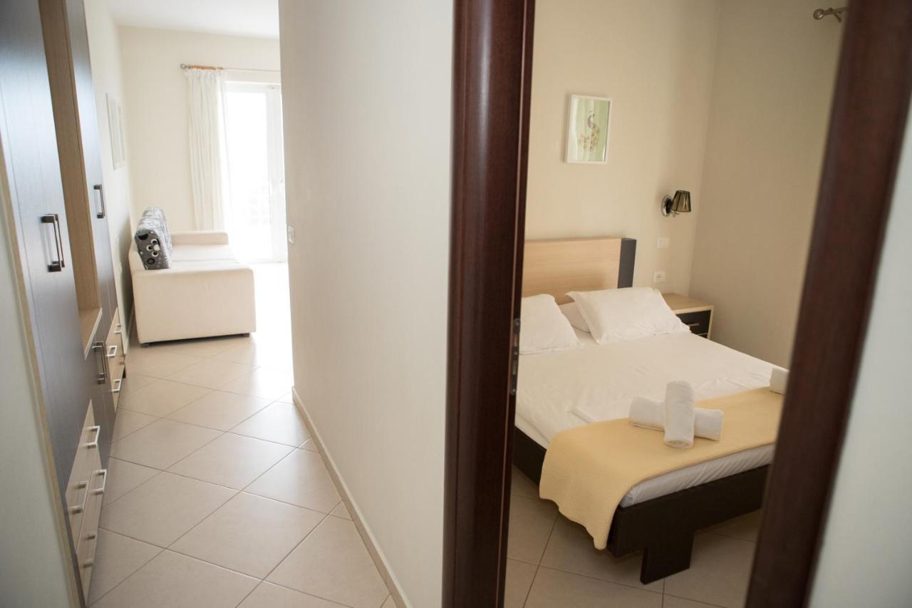 Perivolos Apartments Дхерми Экстерьер фото